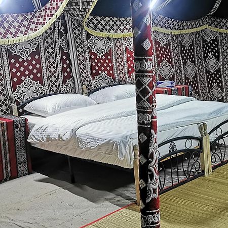 沙漠奇观营地酒店 Ḩawīyah 外观 照片